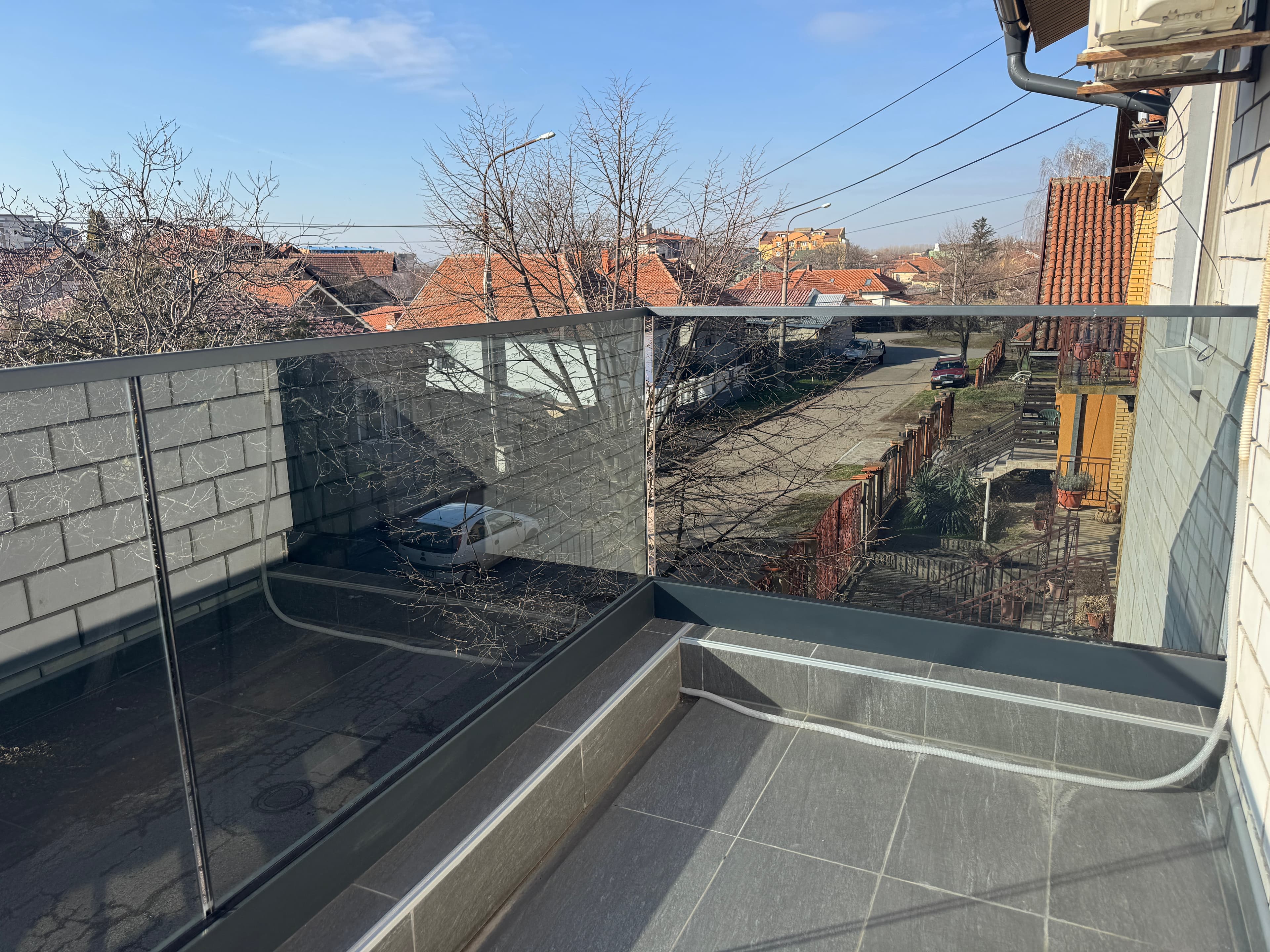 Staklena ograda – spoljašnji balkon